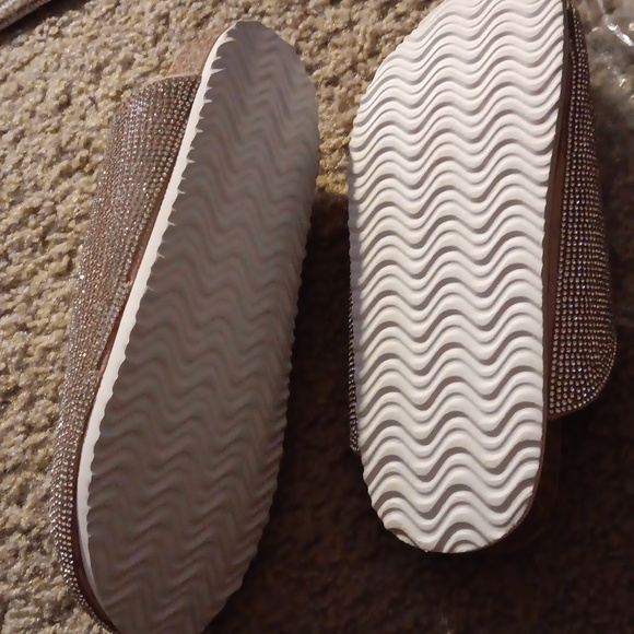 Qupid Rhinestone Slides - Picture 2 of 3